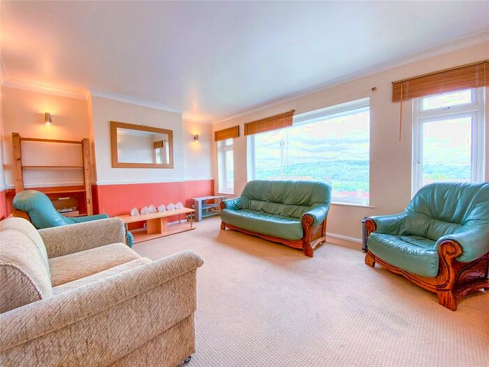 3 Bedroom Bungalow To Rent In Wheatfield Way, Brighton, East Sussex BN2