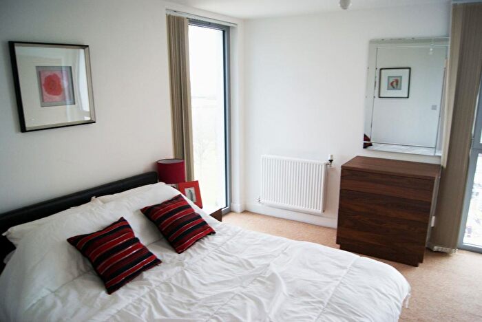 2 Bedroom Duplex For Sale In Bramwell Way, London, E16