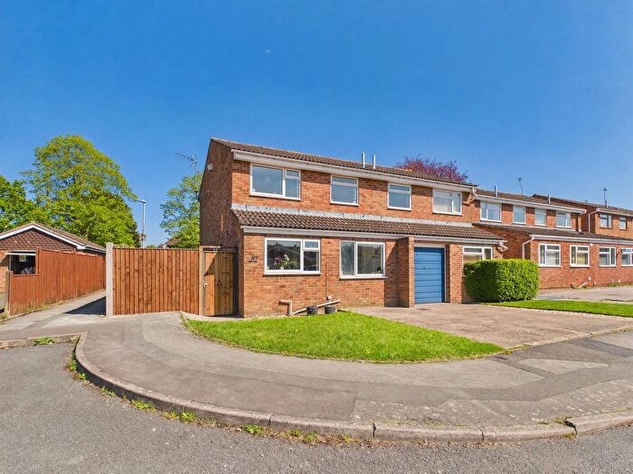 3 Bedroom Semi Detached House For Sale In Haycroft Drive, Matson, Gloucester, GL4