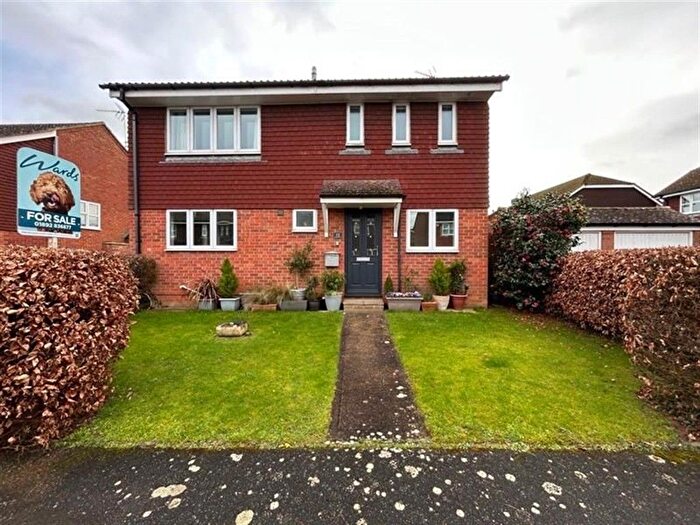 4 Bedroom Detached House For Sale In Hornbeam Close, Paddock Wood, Tonbridge, Kent, TN12