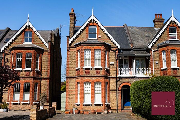 1 Bedroom Flat To Rent In Park Road, Teddington, TW11