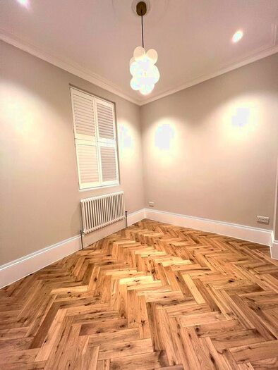 2 Bedroom Flat To Rent In Marlborough Road, London, E18