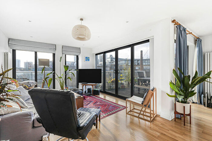 2 Bedroom Penthouse To Rent In Calvin Street, Shoreditch, London, E1