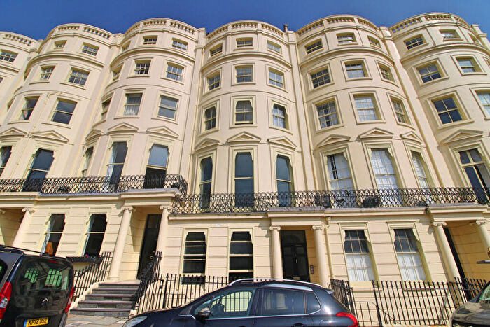 1 Bedroom Apartment For Sale In Brunswick Square, Hove, BN3