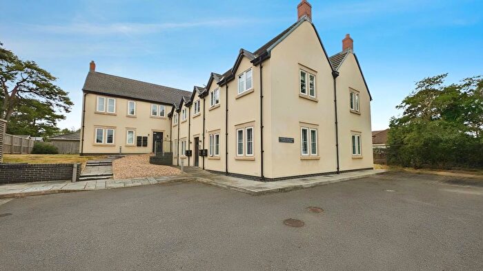 2 Bedroom Flat For Sale In Bowling Road, Chipping Sodbury, Bristol, BS37