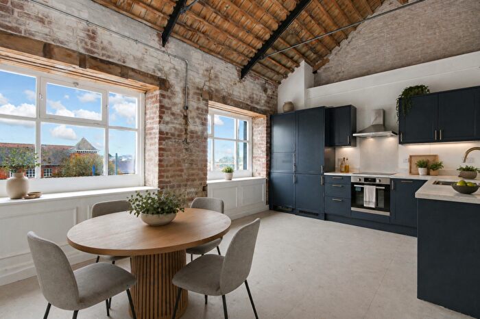 2 Bedroom Penthouse For Sale In Bobbin Lane, Barnstaple, Devon, EX32