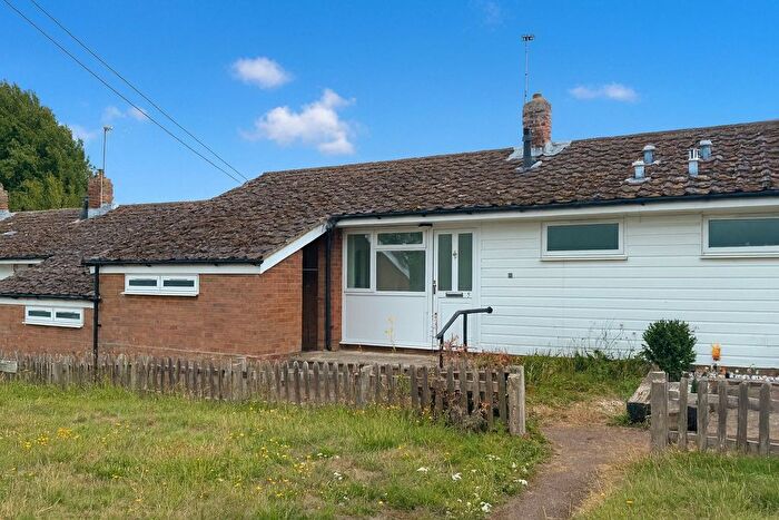 1 Bedroom Bungalow For Sale In Appleton Avenue, Wareside, Ware, SG12