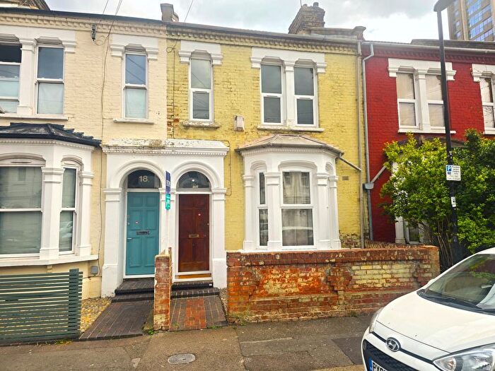 3 Bedroom Property For Sale In Suffield Road, London, N15