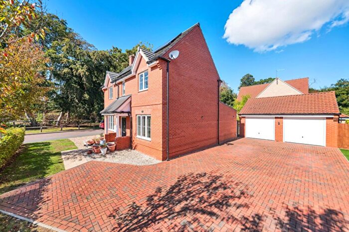 4 Bedroom Detached House For Sale In Larnach Drive, Kentford, CB8