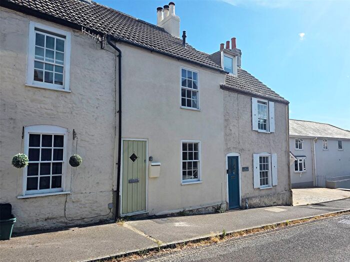 3 Bedroom Terraced House To Rent In Chamberlaine Road, Weymouth, DT4
