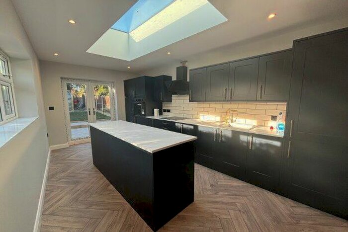 3 Bedroom Semi-Detached House To Rent In Ogley Hay Road, Burntwood, WS7