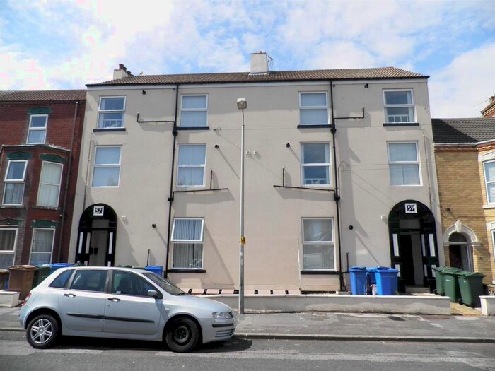 2 Bedroom Flat To Rent In Bannister Street, Withernsea, HU19