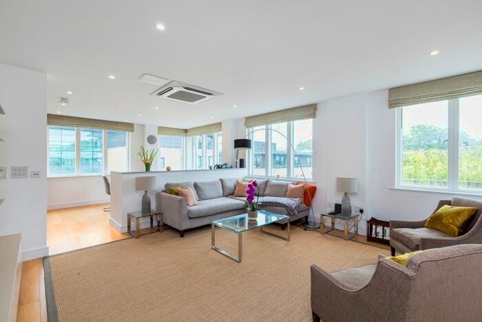 2 Bedroom Flat To Rent In Westking Place, London, WC1H