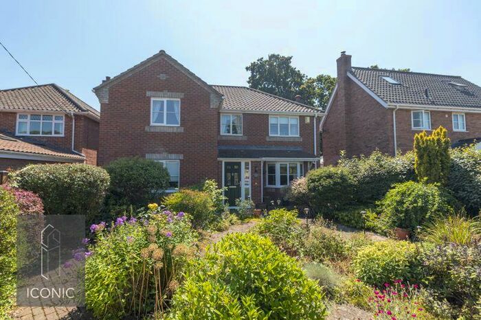 4 Bedroom Detached House To Rent In Breck Farm Lane, Taverham, Norwich, NR8