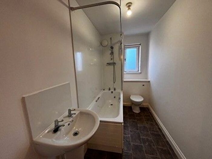 2 Bedroom Flat To Rent In Gorely Place, Motherwell, ML1