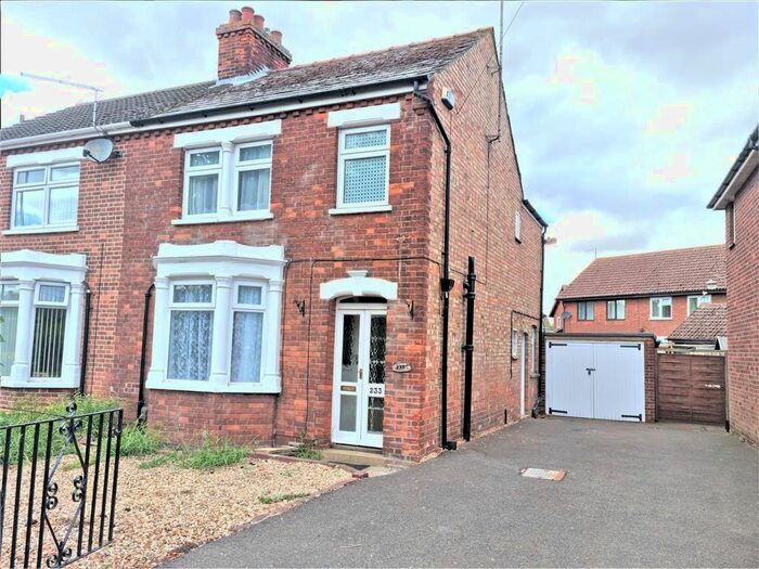 3 Bedroom Semi-Detached House To Rent In Lynn Road, Wisbech, PE13