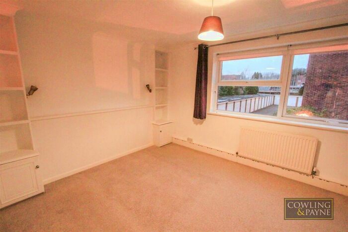 2 Bedroom Apartment To Rent In Ardleigh Court, Shenfield, CM15