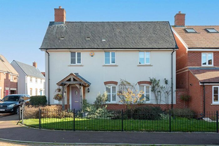 3 Bedroom Detached House To Rent In Fennel Avenue, Stotfold, Hitchin, SG5