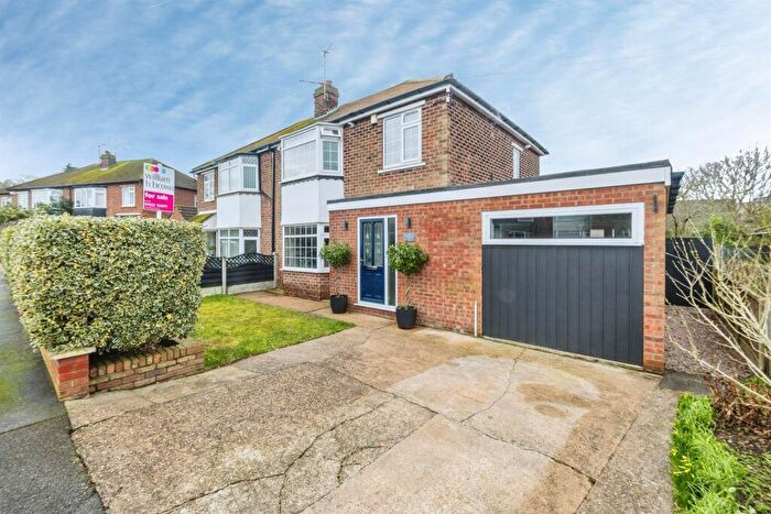 4 Bedroom Semi Detached House For Sale In Gregg Hall Crescent, Lincoln, LN6