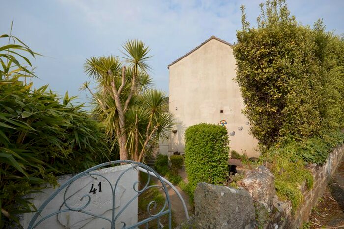 2 Bedroom End Of Terrace House To Rent In Tredour Road, Newquay, TR7