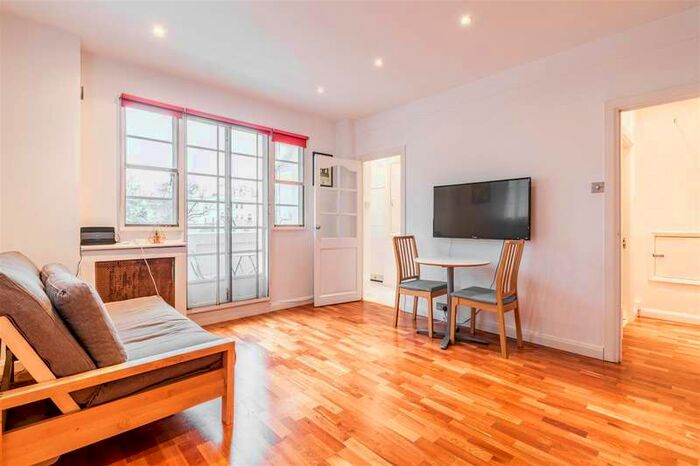 Flat To Rent In Broadwalk Court, W8