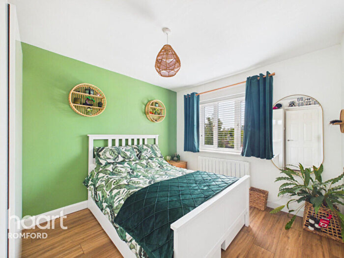 1 Bedroom Apartment For Sale In Marwell Close, Romford, RM1