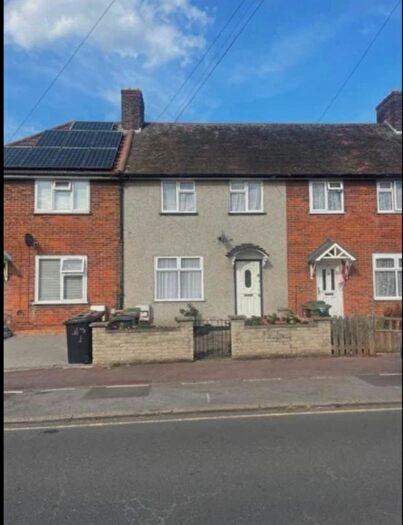 Detached House To Rent In Ford Road, Dagenham, RM9