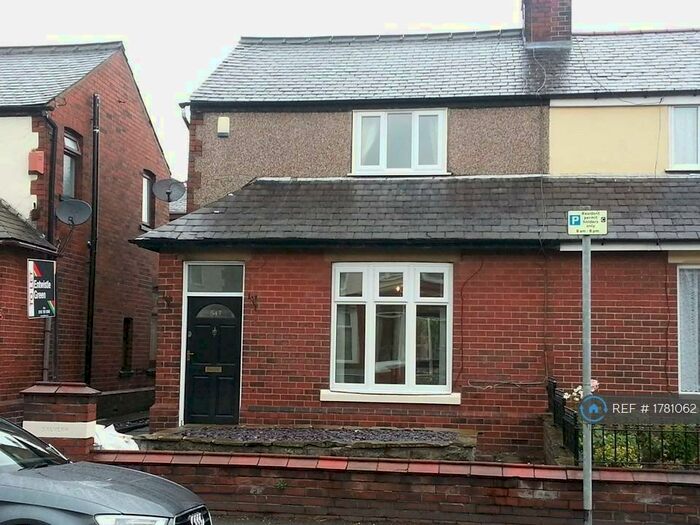 3 Bedroom Semi-Detached House To Rent In Rochdale Old Road, Bury, BL9