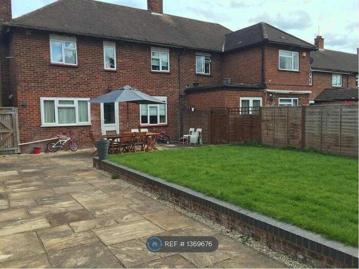 3 Bedroom Semi-Detached House To Rent In Hazel Avenue, West Drayton, UB7