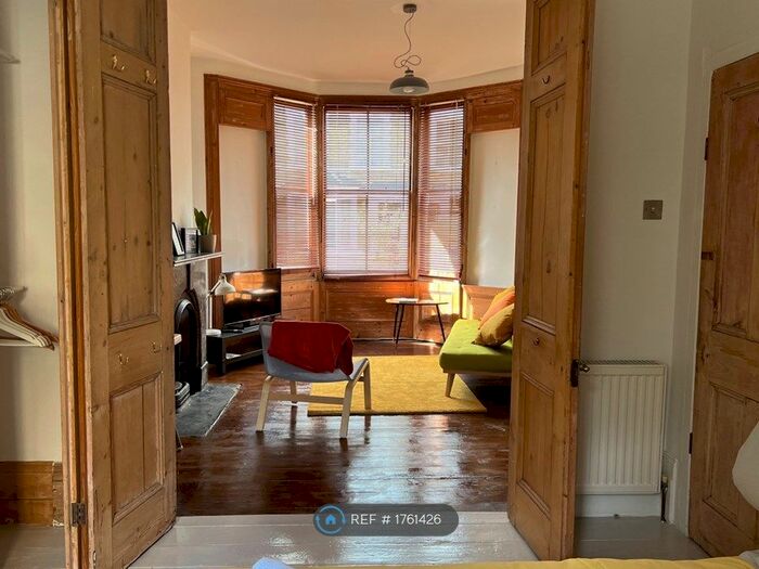 1 Bedroom Flat To Rent In Linscott Road, London, E5