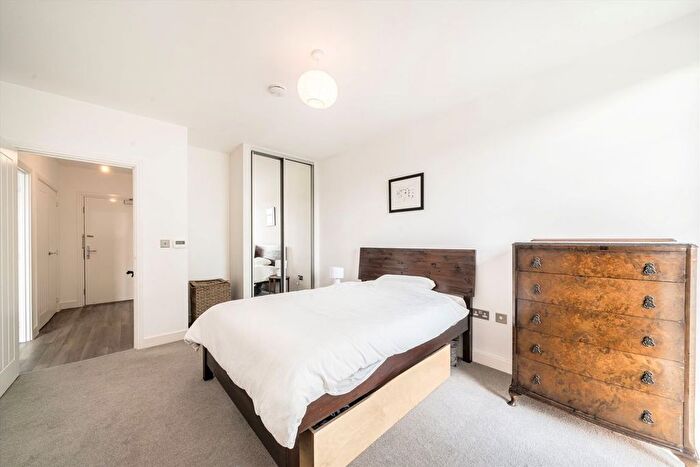 1 Bedroom Flat For Sale In Hart Yard, Bow, E3