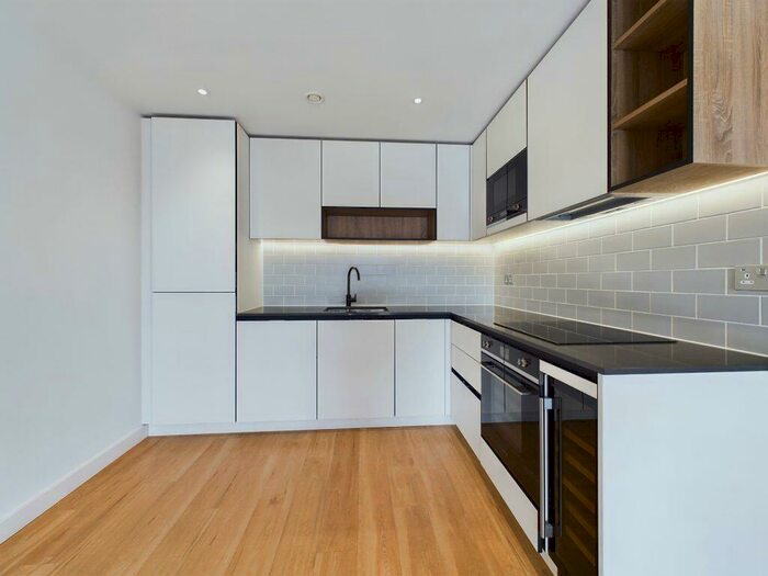 2 Bedroom Flat To Rent In Beaufort Square, Colindale, – Bedrooms Flat, NW9