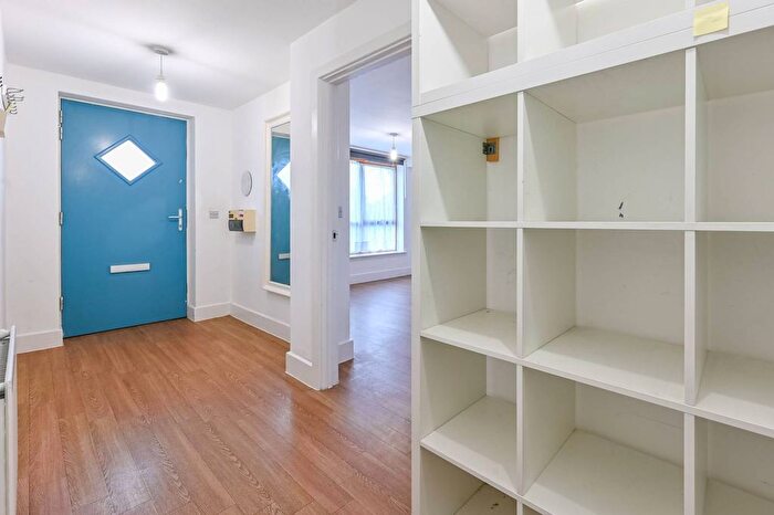2 Bedroom Flat To Rent In Chargeable Lane, Plaistow, London, E13