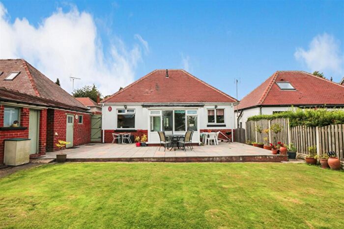 4 Bedroom Detached Bungalow For Sale In Mount Vernon Road, Barnsley, S70