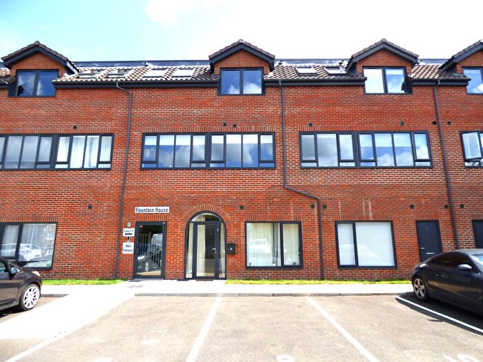 1 Bedroom Flat To Rent In Cleeve Road, Leatherhead, KT22