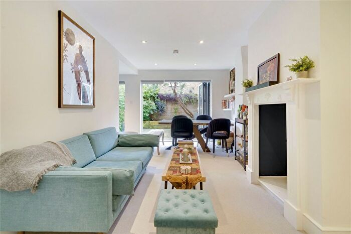 2 Bedroom Flat For Sale In Burland Road, SW11