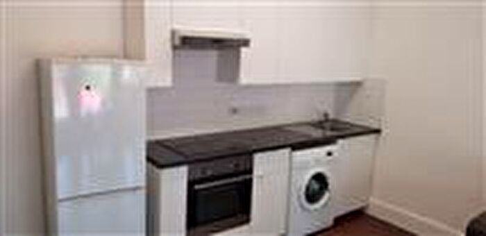 2 Bedroom Flat To Rent In Ground Flat, Kelso Road, LS2