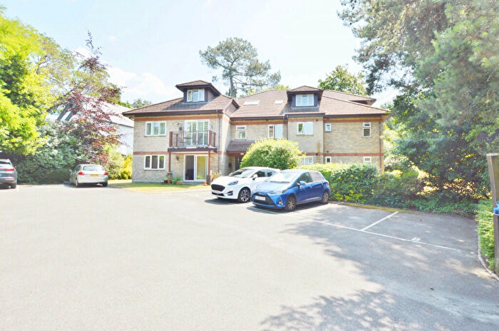 2 Bedroom Apartment For Sale In Bournemouth Road, Poole, Dorset, BH14