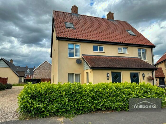 4 Bedroom Semi-Detached House For Sale In School Close, Kenninghall, NR16