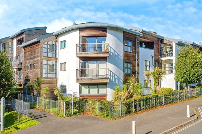 2 Bedroom Flat For Sale In Endeavour Court, Plymouth, Devon, PL1