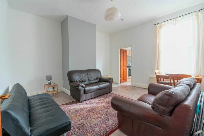 2 Bedroom Flat To Rent In Simonside Terrace, Heaton, NE6