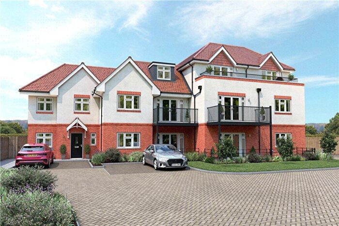3 Bedroom Flat For Sale In Ruxley Lane, Ewell, KT19