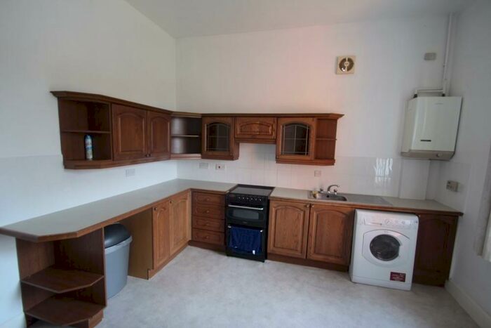 2 Bedroom Flat To Rent In London Road, Stoneygate, Leicester, LE2