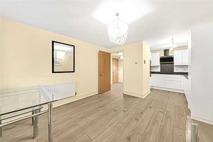 1 Bedroom Flat To Rent In West One House, London, W1T