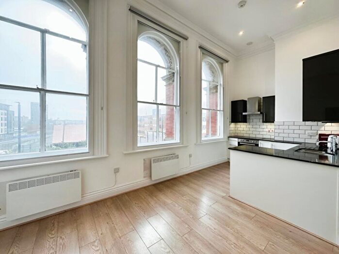 1 Bedroom Flat For Sale In Belgrave Court, A New Briggate, Leeds, LS1