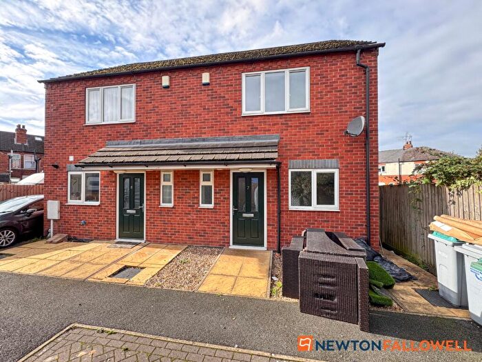 3 Bedroom Semi-Detached House For Sale In Harrisons Way, Newark, NG24