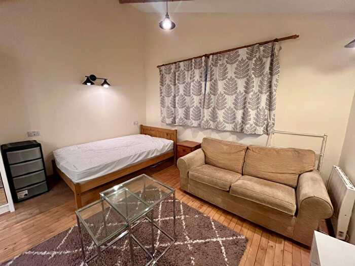 Studio To Rent In Thornbury Road, Osterley, TW7