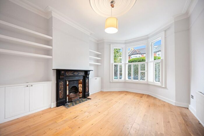 2 Bedroom Flat To Rent In Hartland Road, Queens Park, NW6