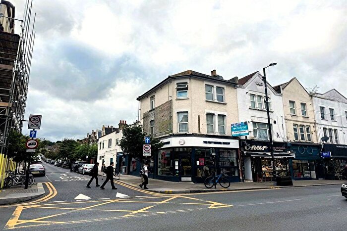 2 Bedroom Flat To Rent In Green Lanes, Finsbury Park, N4