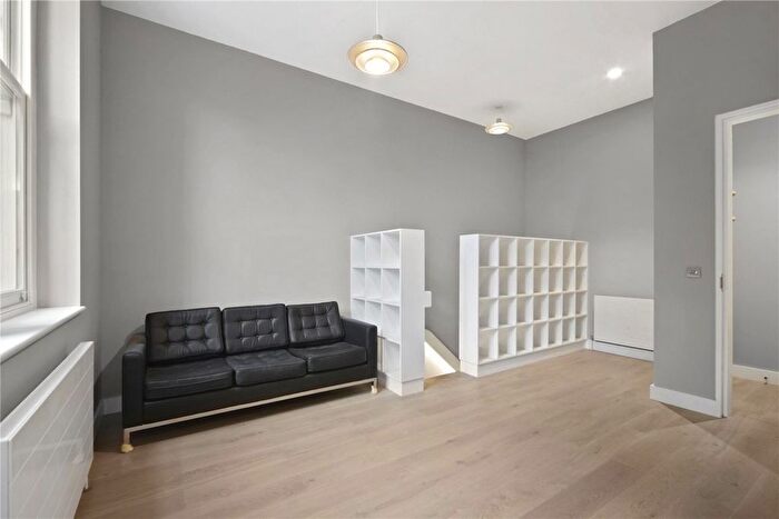 2 Bedroom Flat To Rent In Clarendon Road, Holland Park, W11